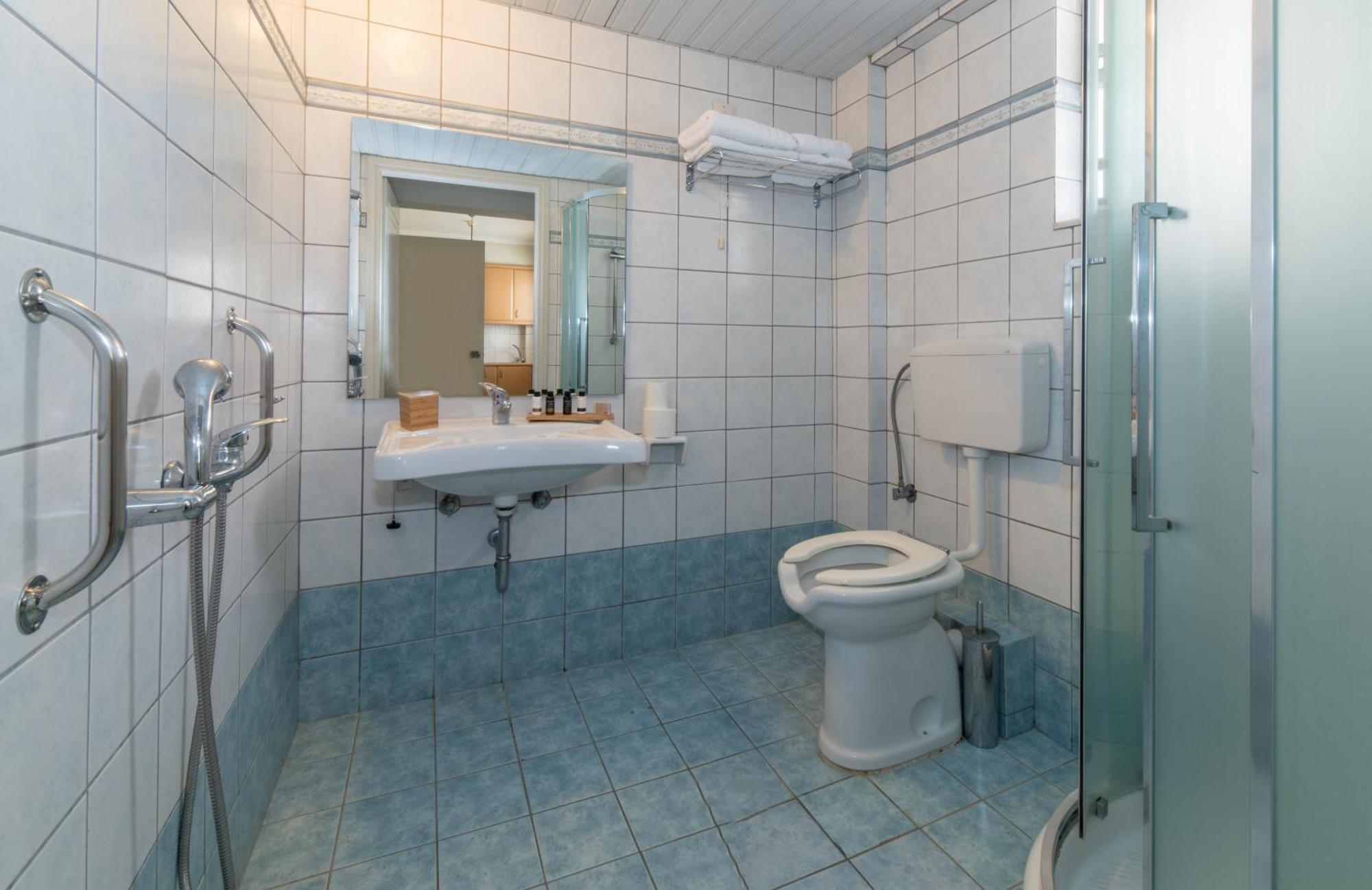 Appartamento con 2 Camere da Letto e Vista Mare Laterale - Accesso Disabili